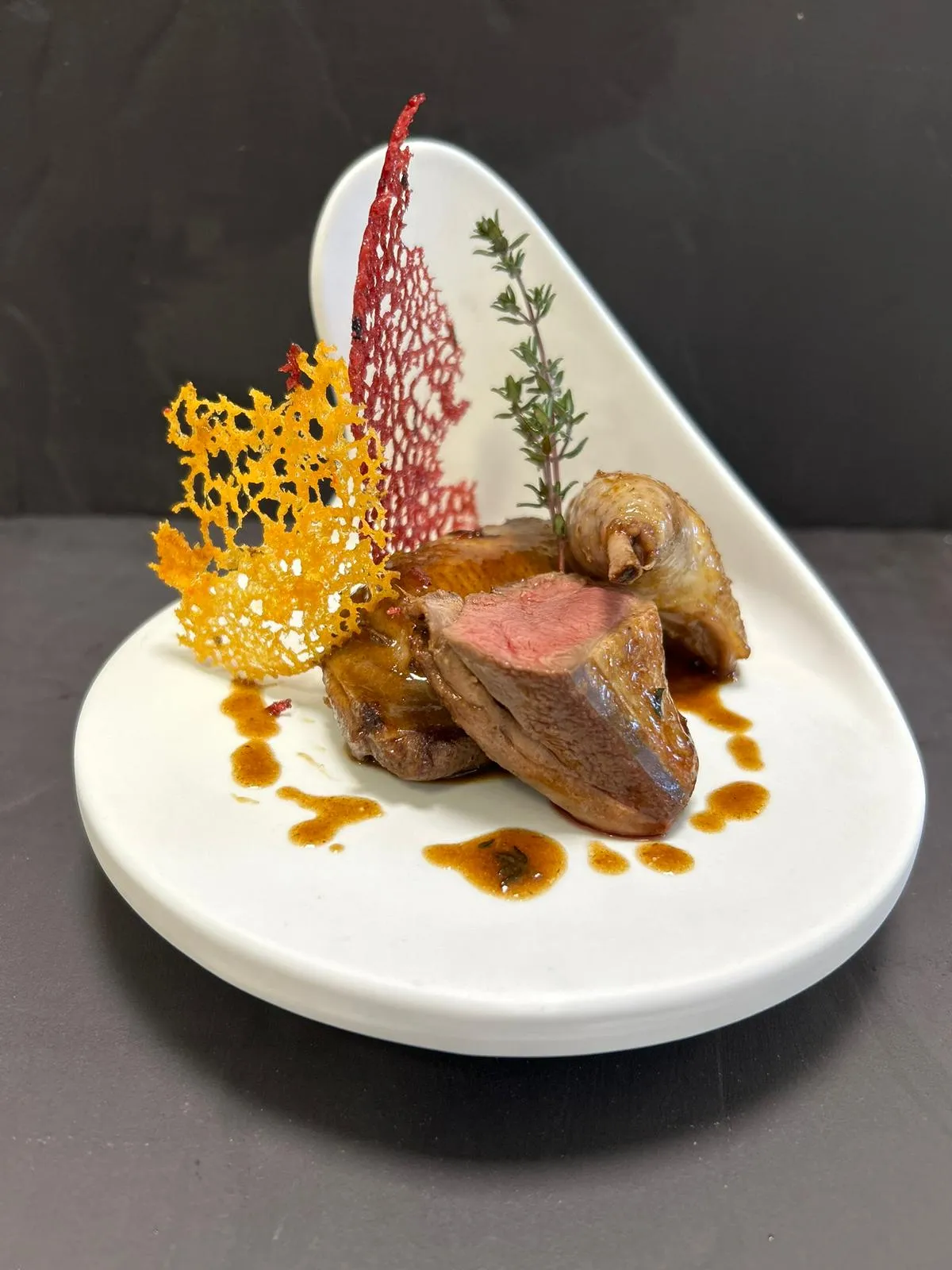 Magret de canard rôti, plat signature de la cheffe Margaux